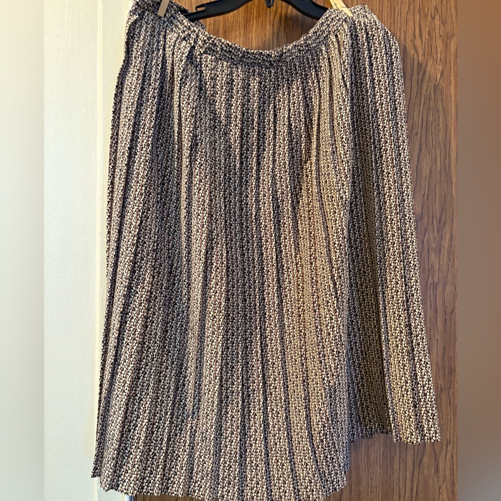 Brown and White Patterned skirt
